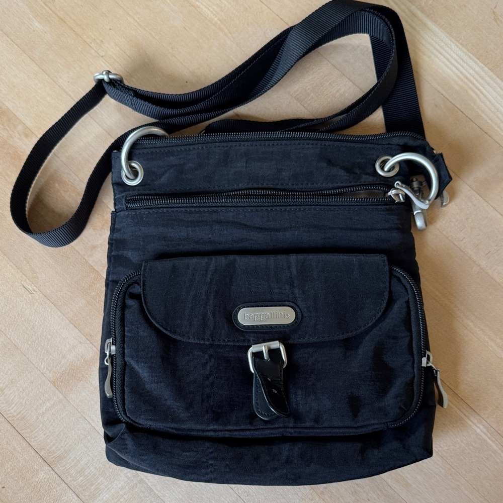 Baggallini Classic Black Messenger Bag